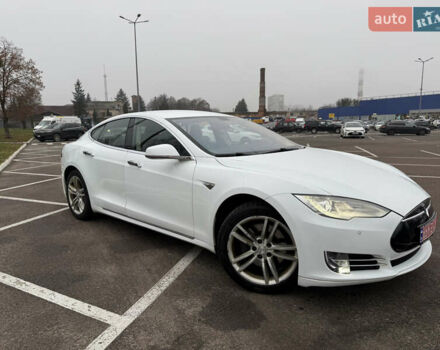 Белый Тесла Модель С, объемом двигателя 0 л и пробегом 217 тыс. км за 11200 $, фото 11 на Automoto.ua
