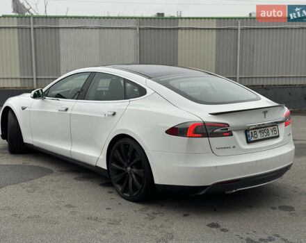 Белый Тесла Модель С, объемом двигателя 0 л и пробегом 80 тыс. км за 13500 $, фото 2 на Automoto.ua