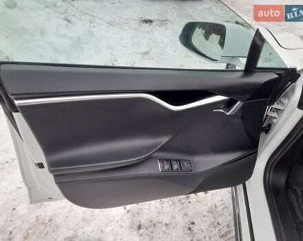 Білий Тесла Модель С, об'ємом двигуна 0 л та пробігом 167 тис. км за 13900 $, фото 9 на Automoto.ua