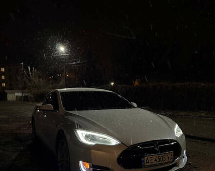 Белый Тесла Модель С, объемом двигателя 0 л и пробегом 150 тыс. км за 17000 $, фото 14 на Automoto.ua