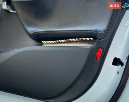 Білий Тесла Модель С, об'ємом двигуна 0 л та пробігом 189 тис. км за 12900 $, фото 30 на Automoto.ua