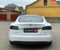 Белый Тесла Модель С, объемом двигателя 0 л и пробегом 130 тыс. км за 13340 $, фото 7 на Automoto.ua