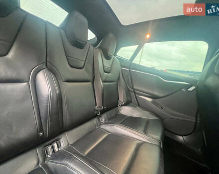 Белый Тесла Модель С, объемом двигателя 0 л и пробегом 225 тыс. км за 15940 $, фото 31 на Automoto.ua