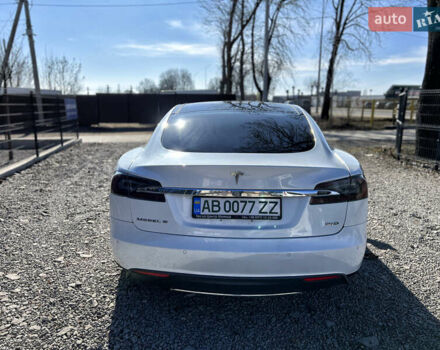 Белый Тесла Модель С, объемом двигателя 0 л и пробегом 205 тыс. км за 14950 $, фото 5 на Automoto.ua