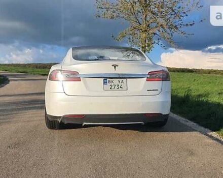 Білий Тесла Модель С, об'ємом двигуна 0 л та пробігом 150 тис. км за 24900 $, фото 4 на Automoto.ua