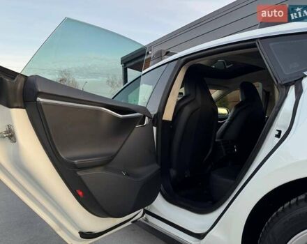 Білий Тесла Модель С, об'ємом двигуна 0 л та пробігом 470 тис. км за 13700 $, фото 40 на Automoto.ua