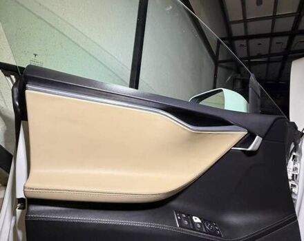 Белый Тесла Модель С, объемом двигателя 0 л и пробегом 220 тыс. км за 17300 $, фото 16 на Automoto.ua