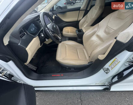 Білий Тесла Модель С, об'ємом двигуна 0 л та пробігом 172 тис. км за 14900 $, фото 15 на Automoto.ua