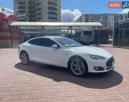 Білий Тесла Модель С, об'ємом двигуна 0 л та пробігом 205 тис. км за 12999 $, фото 6 на Automoto.ua