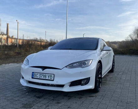 Белый Тесла Модель С, объемом двигателя 0 л и пробегом 225 тыс. км за 15500 $, фото 1 на Automoto.ua