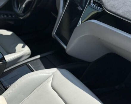 Белый Тесла Модель С, объемом двигателя 0 л и пробегом 156 тыс. км за 20000 $, фото 15 на Automoto.ua