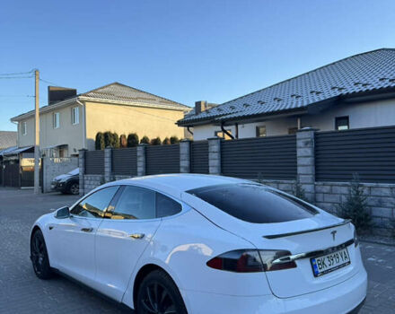Белый Тесла Модель С, объемом двигателя 0 л и пробегом 108 тыс. км за 14950 $, фото 6 на Automoto.ua
