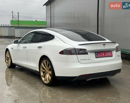 Белый Тесла Модель С, объемом двигателя 0 л и пробегом 110 тыс. км за 14700 $, фото 5 на Automoto.ua
