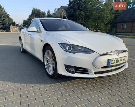 Белый Тесла Модель С, объемом двигателя 0 л и пробегом 106 тыс. км за 17300 $, фото 1 на Automoto.ua