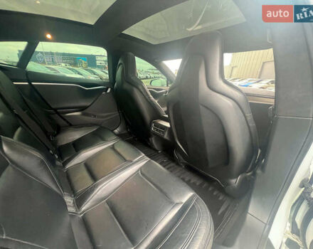 Белый Тесла Модель С, объемом двигателя 0 л и пробегом 225 тыс. км за 15940 $, фото 29 на Automoto.ua