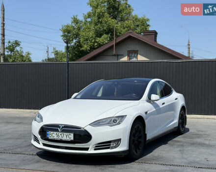 Белый Тесла Модель С, объемом двигателя 0 л и пробегом 156 тыс. км за 20000 $, фото 2 на Automoto.ua