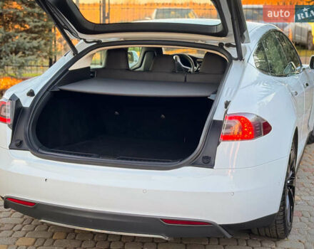 Білий Тесла Модель С, об'ємом двигуна 0 л та пробігом 189 тис. км за 12900 $, фото 53 на Automoto.ua