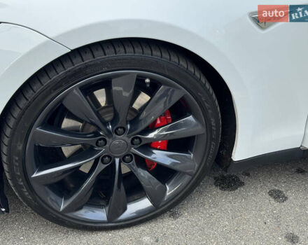 Білий Тесла Модель С, об'ємом двигуна 0 л та пробігом 111 тис. км за 16000 $, фото 8 на Automoto.ua