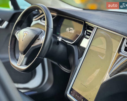 Білий Тесла Модель С, об'ємом двигуна 0 л та пробігом 189 тис. км за 12900 $, фото 27 на Automoto.ua