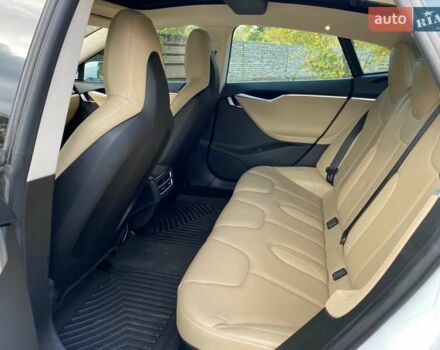 Білий Тесла Модель С, об'ємом двигуна 0 л та пробігом 179 тис. км за 12650 $, фото 5 на Automoto.ua