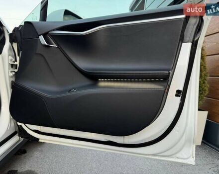 Білий Тесла Модель С, об'ємом двигуна 0 л та пробігом 470 тис. км за 13700 $, фото 57 на Automoto.ua