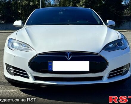 Белый Тесла Модель С, объемом двигателя 0.32 л и пробегом 132 тыс. км за 13500 $, фото 1 на Automoto.ua