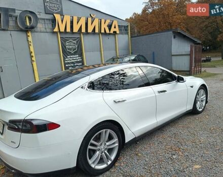Білий Тесла Модель С, об'ємом двигуна 0 л та пробігом 118 тис. км за 15000 $, фото 11 на Automoto.ua