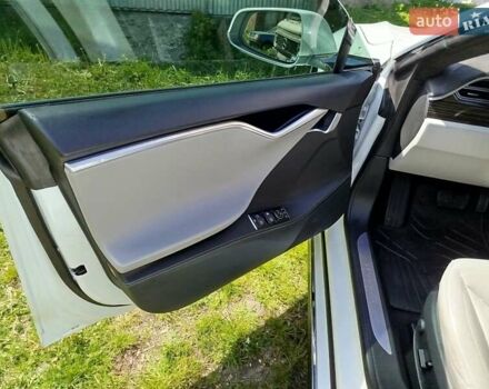 Білий Тесла Модель С, об'ємом двигуна 0 л та пробігом 253 тис. км за 15000 $, фото 16 на Automoto.ua