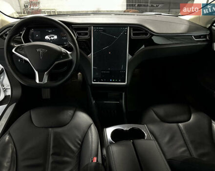 Белый Тесла Модель С, объемом двигателя 0 л и пробегом 140 тыс. км за 14950 $, фото 25 на Automoto.ua