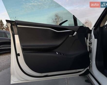 Білий Тесла Модель С, об'ємом двигуна 0 л та пробігом 470 тис. км за 13700 $, фото 29 на Automoto.ua