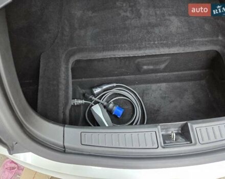 Білий Тесла Модель С, об'ємом двигуна 0 л та пробігом 237 тис. км за 14500 $, фото 17 на Automoto.ua