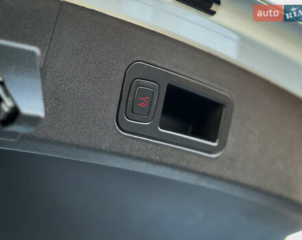 Білий Тесла Модель С, об'ємом двигуна 0 л та пробігом 189 тис. км за 12900 $, фото 55 на Automoto.ua