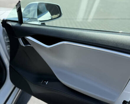 Белый Тесла Модель С, объемом двигателя 0 л и пробегом 156 тыс. км за 20000 $, фото 16 на Automoto.ua