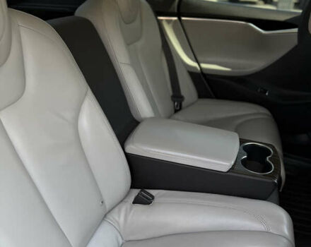 Белый Тесла Модель С, объемом двигателя 0 л и пробегом 156 тыс. км за 20000 $, фото 23 на Automoto.ua