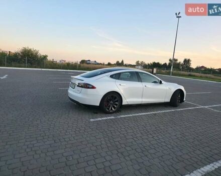 Білий Тесла Модель С, об'ємом двигуна 0 л та пробігом 130 тис. км за 14799 $, фото 5 на Automoto.ua