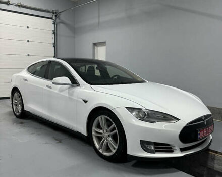 Белый Тесла Модель С, объемом двигателя 0 л и пробегом 140 тыс. км за 14950 $, фото 15 на Automoto.ua