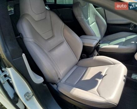 Білий Тесла Модель С, об'ємом двигуна 0 л та пробігом 253 тис. км за 15000 $, фото 12 на Automoto.ua