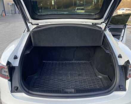 Белый Тесла Модель С, объемом двигателя 0 л и пробегом 225 тыс. км за 15500 $, фото 19 на Automoto.ua