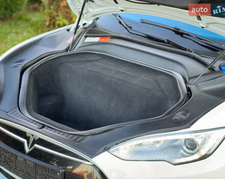 Білий Тесла Модель С, об'ємом двигуна 0 л та пробігом 189 тис. км за 12900 $, фото 56 на Automoto.ua