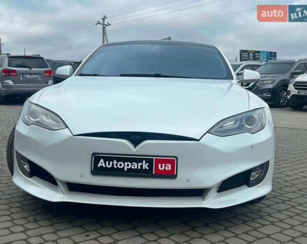 Белый Тесла Модель С, объемом двигателя 0 л и пробегом 225 тыс. км за 15940 $, фото 12 на Automoto.ua