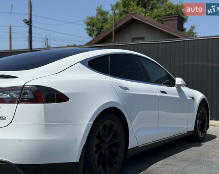 Белый Тесла Модель С, объемом двигателя 0 л и пробегом 156 тыс. км за 20000 $, фото 12 на Automoto.ua