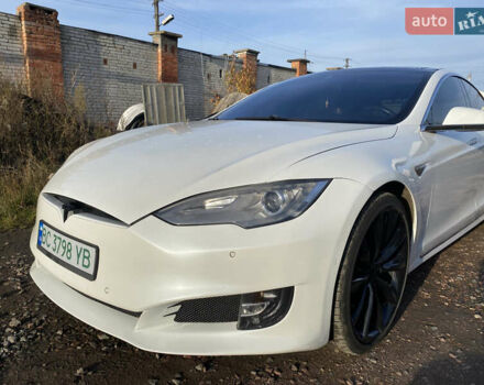 Белый Тесла Модель С, объемом двигателя 0 л и пробегом 225 тыс. км за 15500 $, фото 6 на Automoto.ua