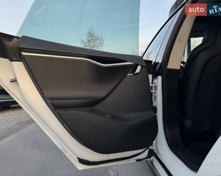 Білий Тесла Модель С, об'ємом двигуна 0 л та пробігом 470 тис. км за 13700 $, фото 41 на Automoto.ua