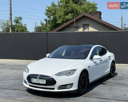Белый Тесла Модель С, объемом двигателя 0 л и пробегом 156 тыс. км за 20000 $, фото 6 на Automoto.ua