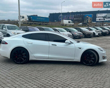 Белый Тесла Модель С, объемом двигателя 0 л и пробегом 225 тыс. км за 15940 $, фото 5 на Automoto.ua