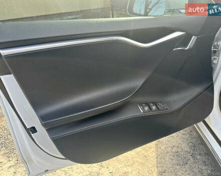 Білий Тесла Модель С, об'ємом двигуна 0 л та пробігом 250 тис. км за 13500 $, фото 21 на Automoto.ua