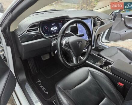 Білий Тесла Модель С, об'ємом двигуна 0 л та пробігом 237 тис. км за 14500 $, фото 3 на Automoto.ua