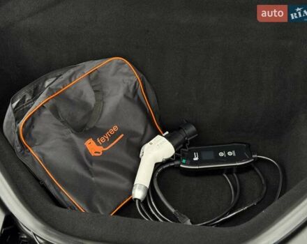 Білий Тесла Модель С, об'ємом двигуна 0 л та пробігом 470 тис. км за 13700 $, фото 67 на Automoto.ua