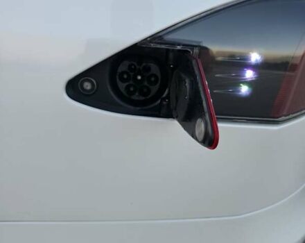 Білий Тесла Модель С, об'ємом двигуна 0 л та пробігом 130 тис. км за 14799 $, фото 13 на Automoto.ua
