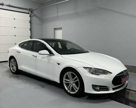 Белый Тесла Модель С, объемом двигателя 0 л и пробегом 140 тыс. км за 14950 $, фото 1 на Automoto.ua